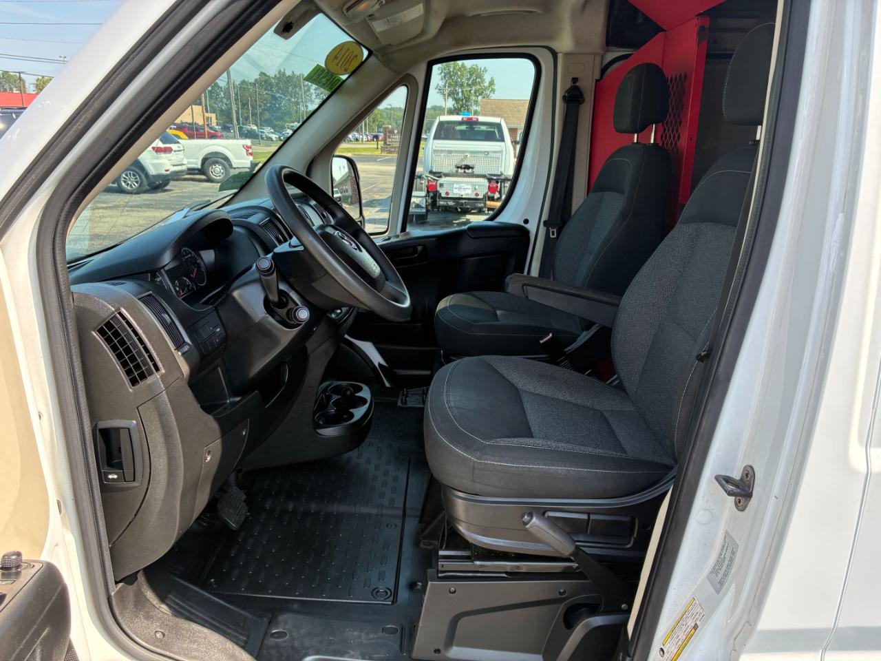 RAM Promaster 1500 Low Roof Tradesman 136-in. WB 2014