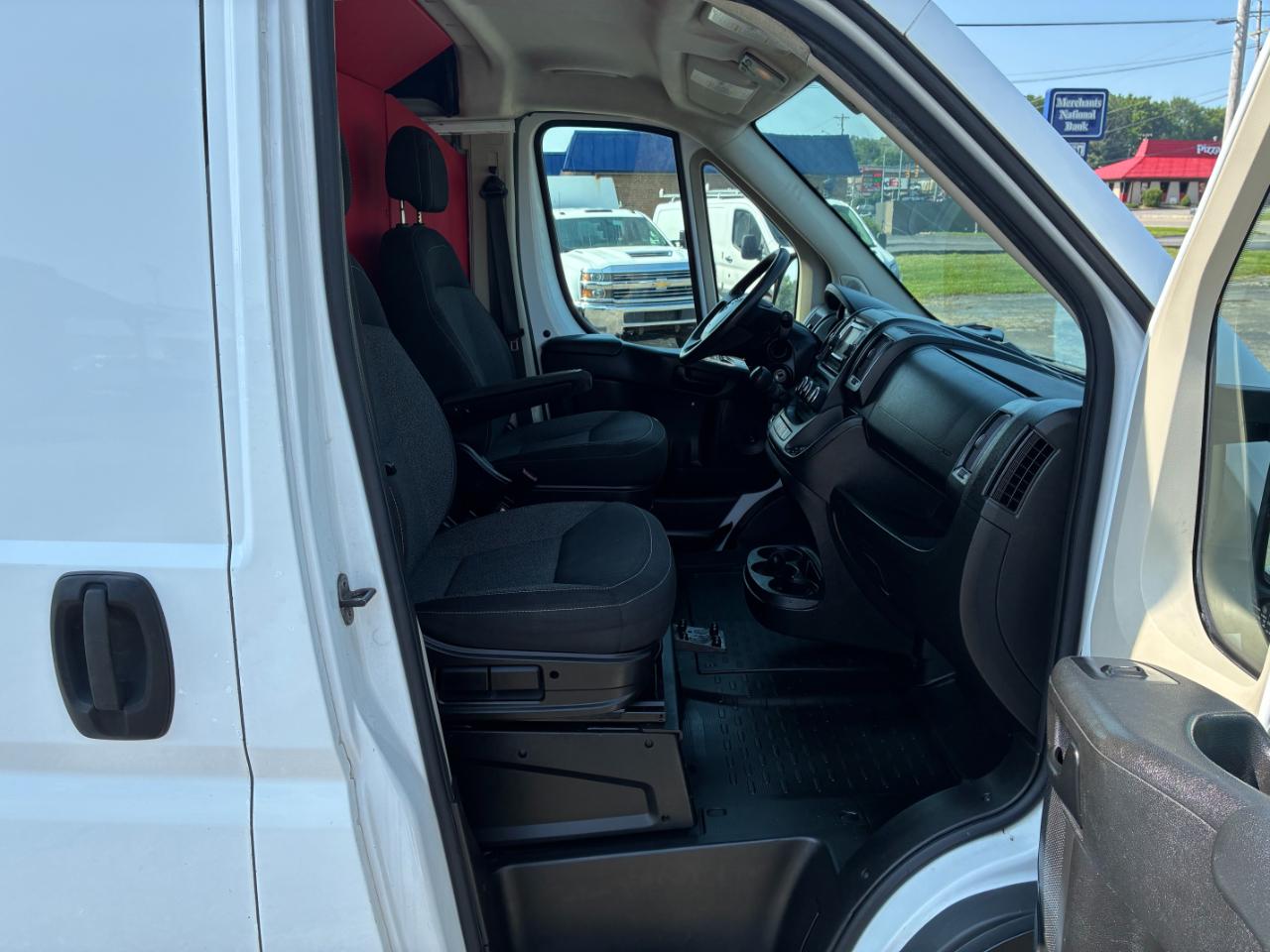 RAM Promaster 1500 Low Roof Tradesman 136-in. WB 2014