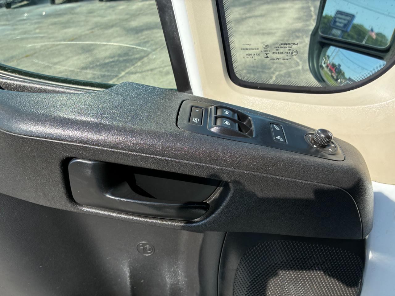 RAM Promaster 1500 Low Roof Tradesman 136-in. WB 2014
