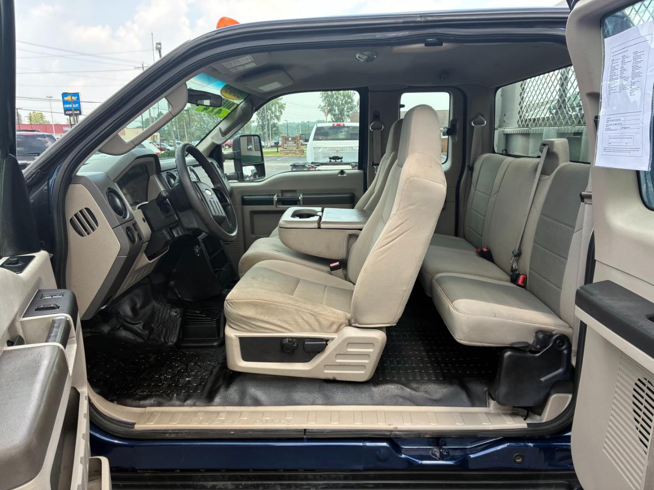 Ford F-550 SuperCab 4WD DRW 2008