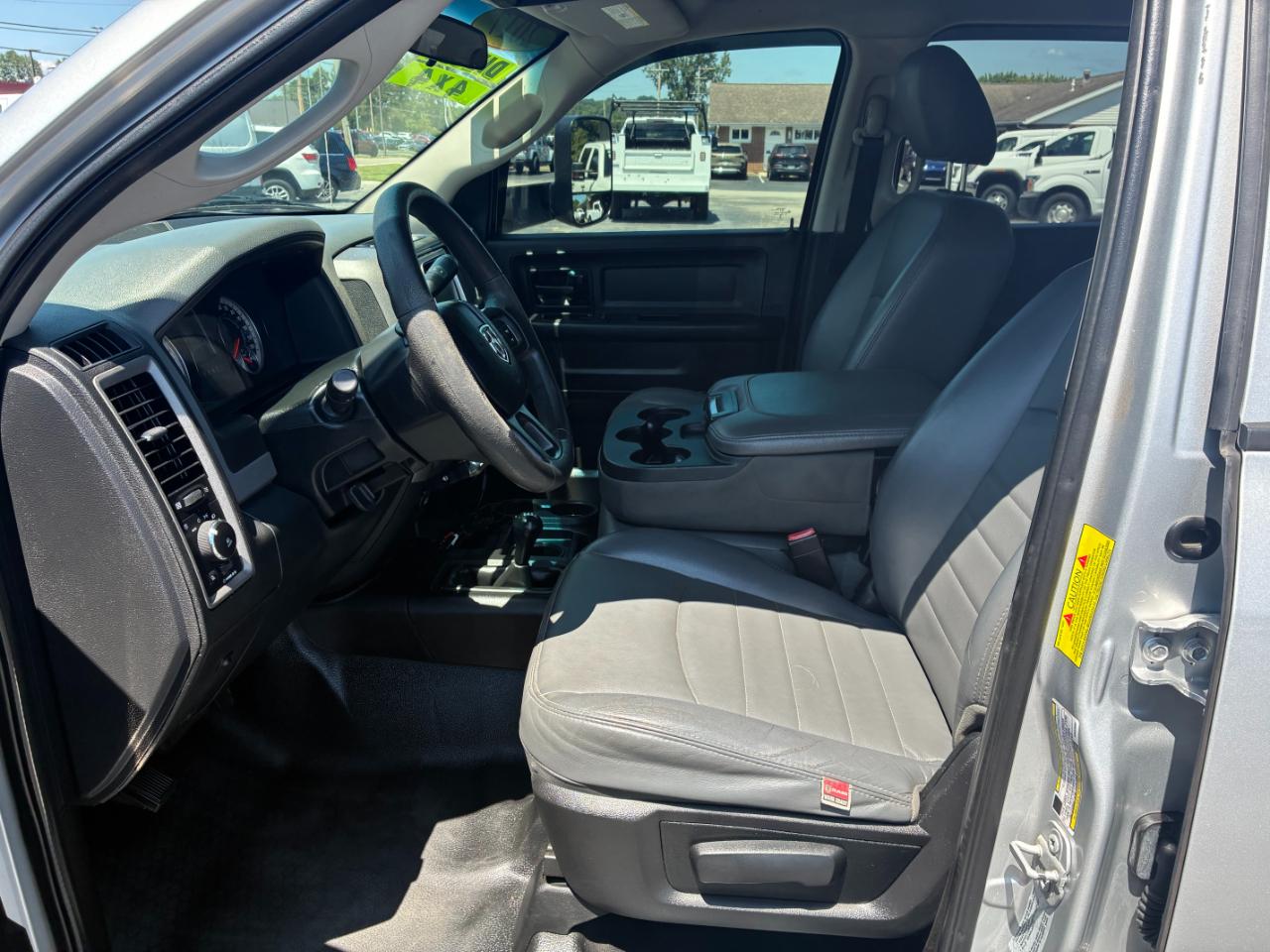 RAM 3500 Tradesman Crew Cab 4WD DRW 2017