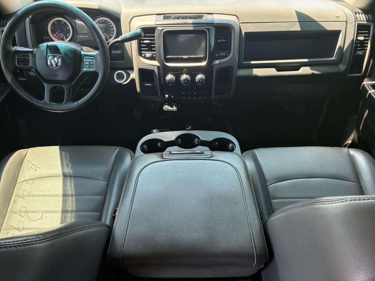 RAM 3500 Tradesman Crew Cab 4WD DRW 2017