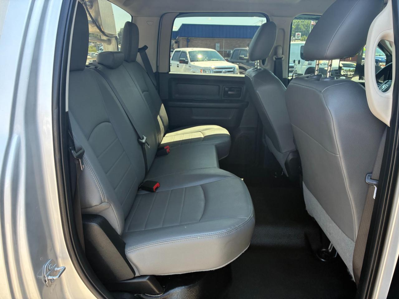 RAM 3500 Tradesman Crew Cab 4WD DRW 2017