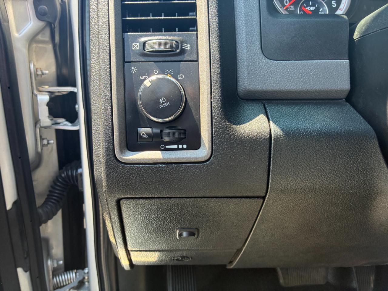 RAM 3500 Tradesman Crew Cab 4WD DRW 2017