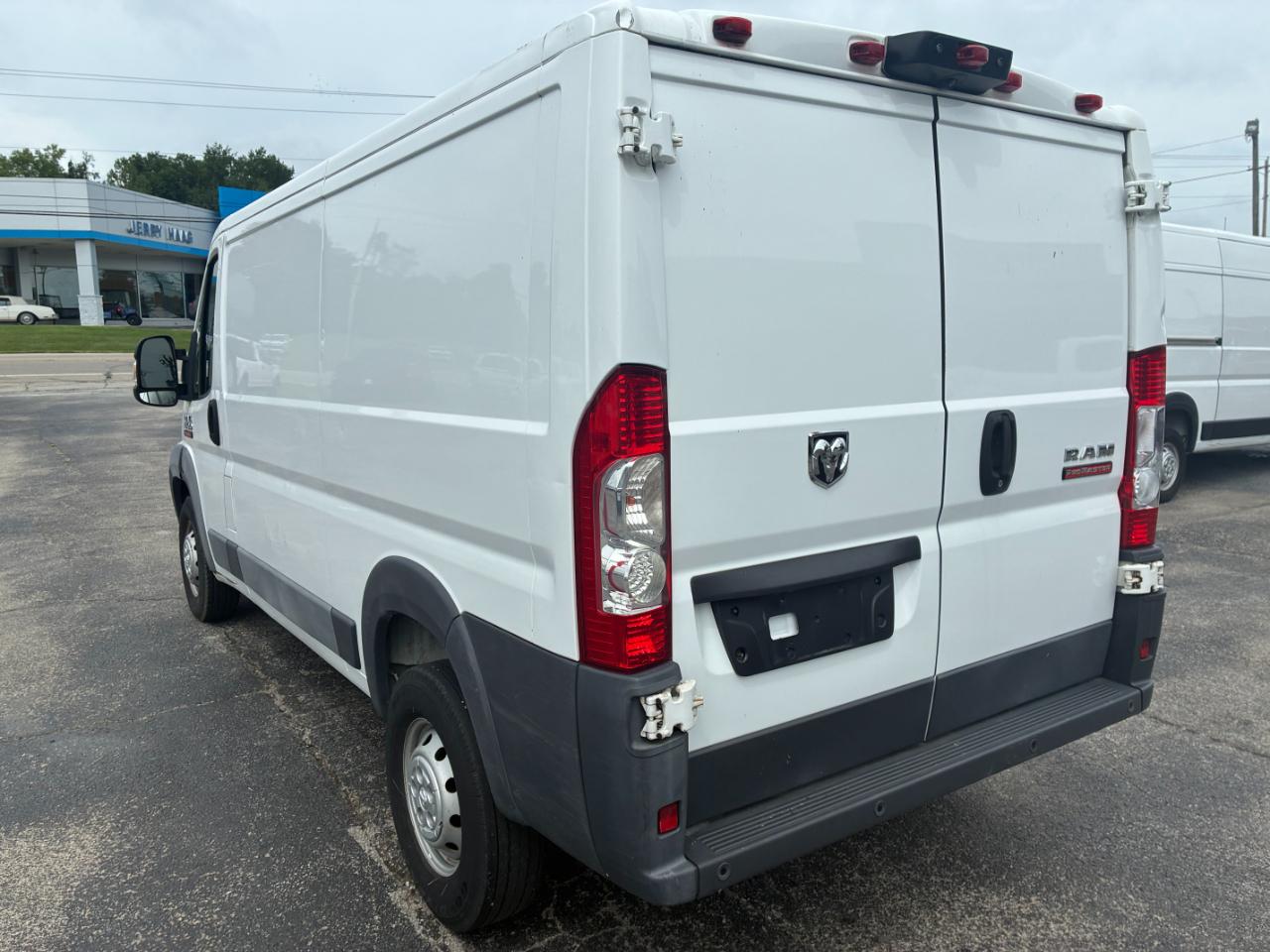 RAM Promaster 1500 Low Roof Tradesman 136-in. WB 2018