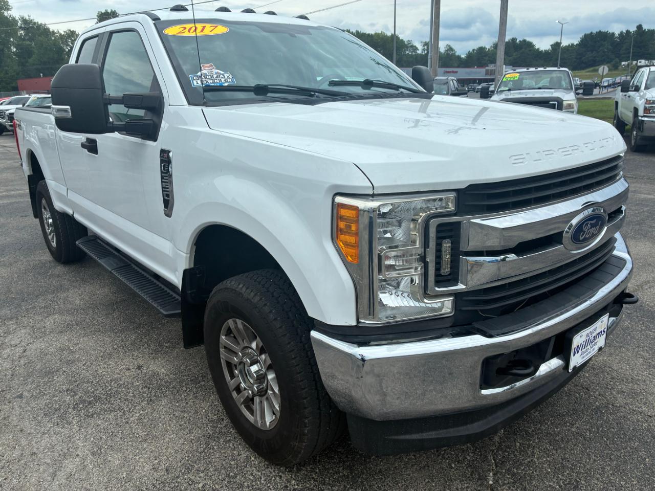 Ford F-350 SD XL SuperCab Long Bed 4WD 2017