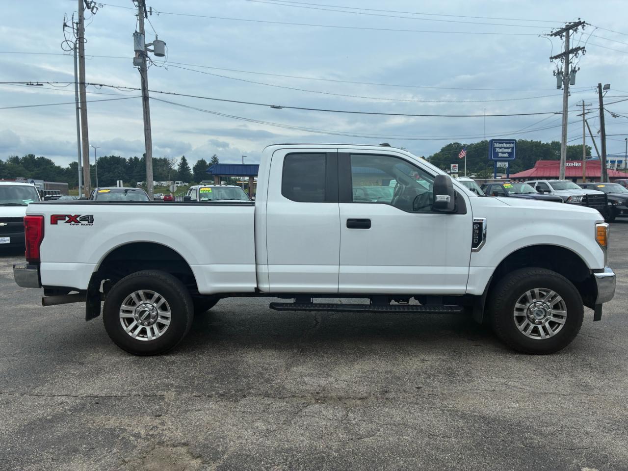 Ford F-350 SD XL SuperCab Long Bed 4WD 2017
