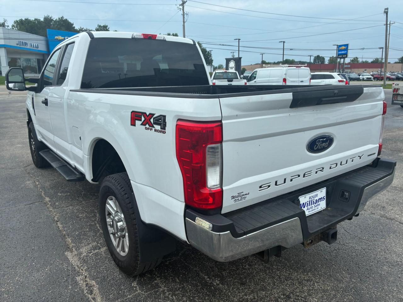Ford F-350 SD XL SuperCab Long Bed 4WD 2017