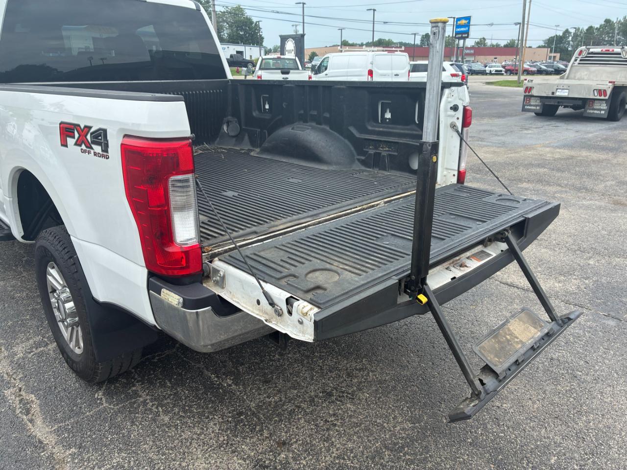 Ford F-350 SD XL SuperCab Long Bed 4WD 2017