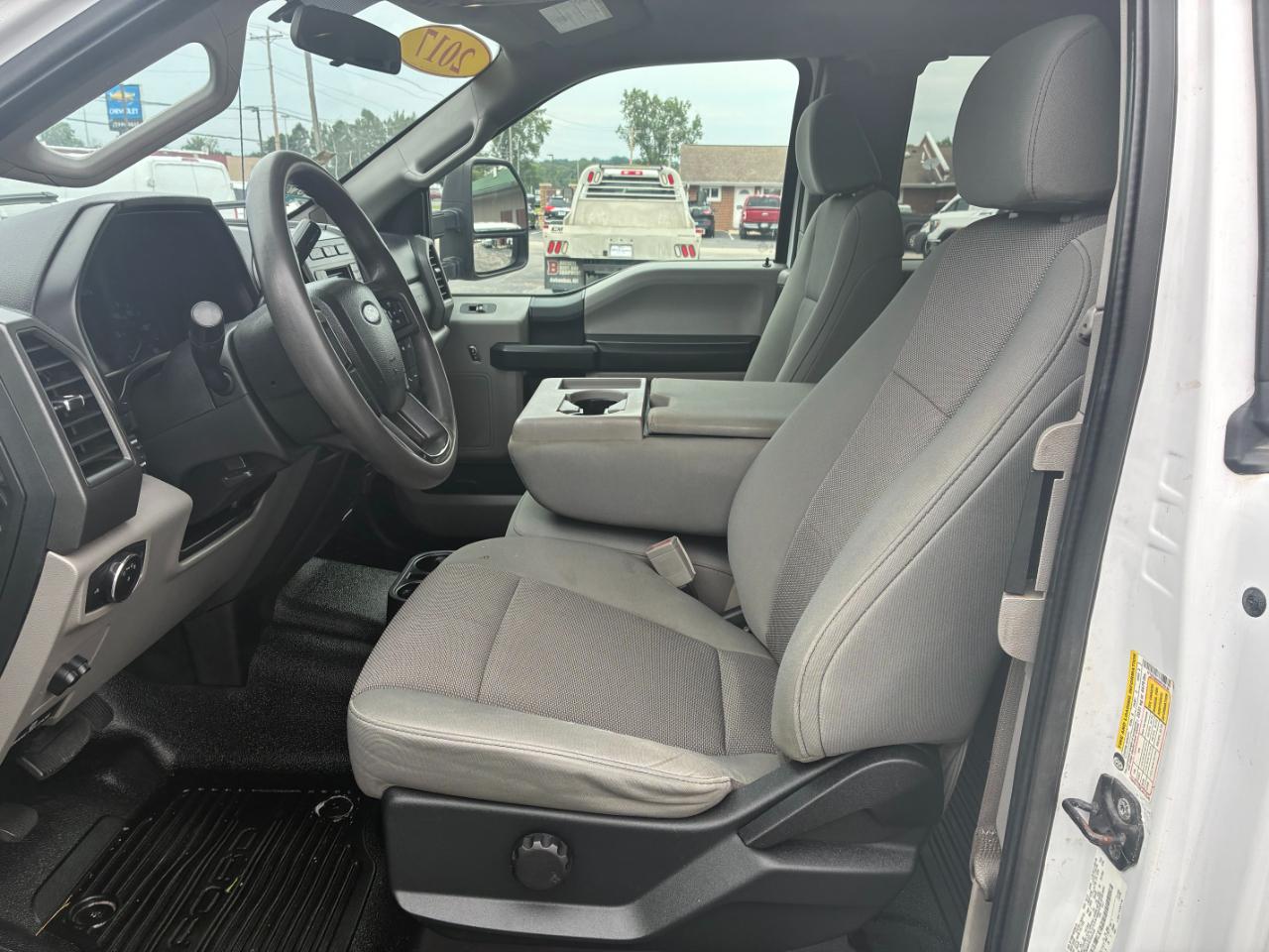 Ford F-350 SD XL SuperCab Long Bed 4WD 2017