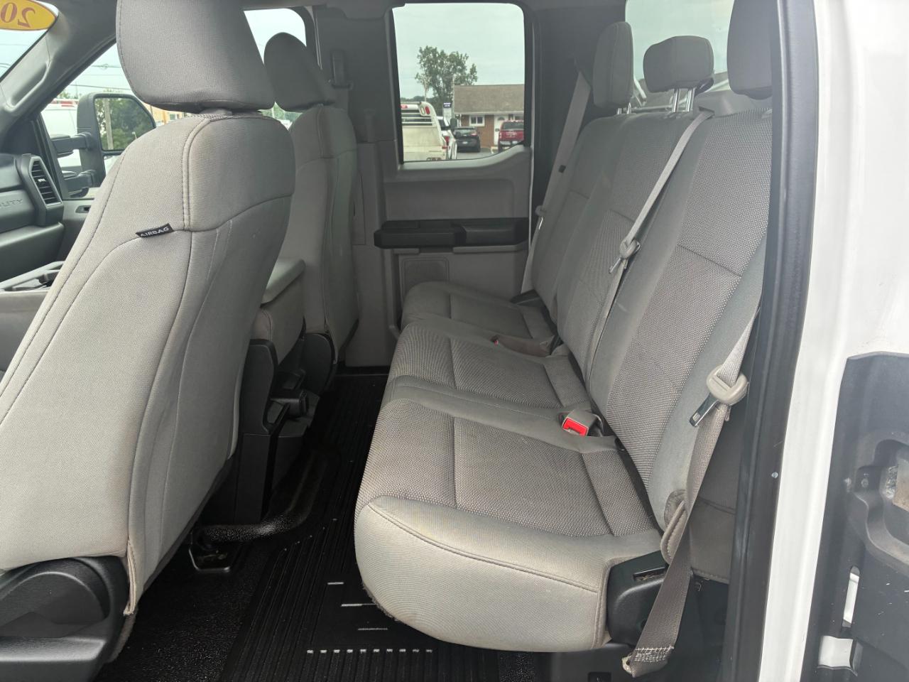 Ford F-350 SD XL SuperCab Long Bed 4WD 2017