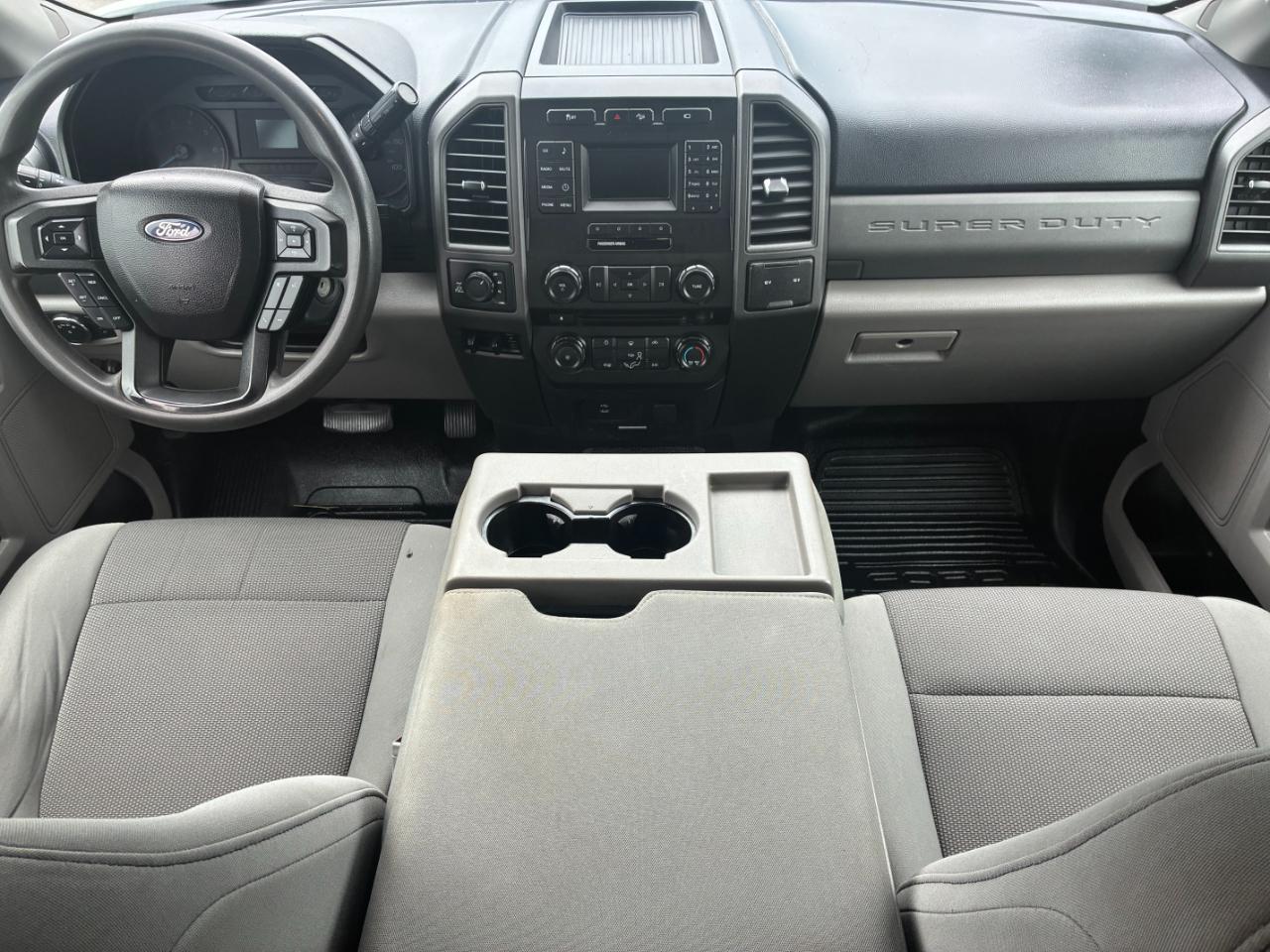 Ford F-350 SD XL SuperCab Long Bed 4WD 2017