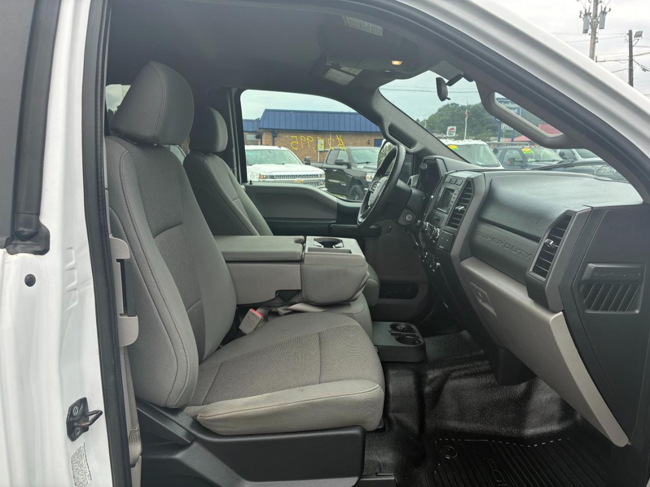Ford F-350 SD XL SuperCab Long Bed 4WD 2017