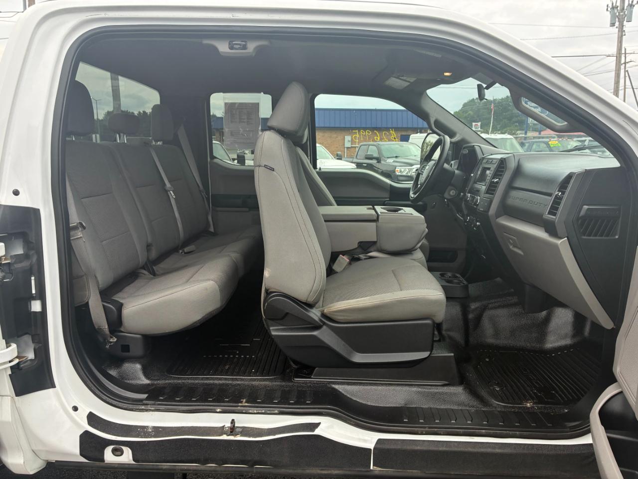Ford F-350 SD XL SuperCab Long Bed 4WD 2017