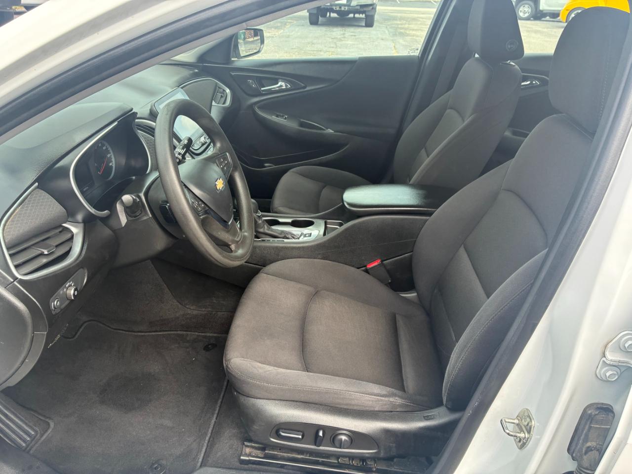Chevrolet Malibu 4dr Sdn LS w/1FL 2023