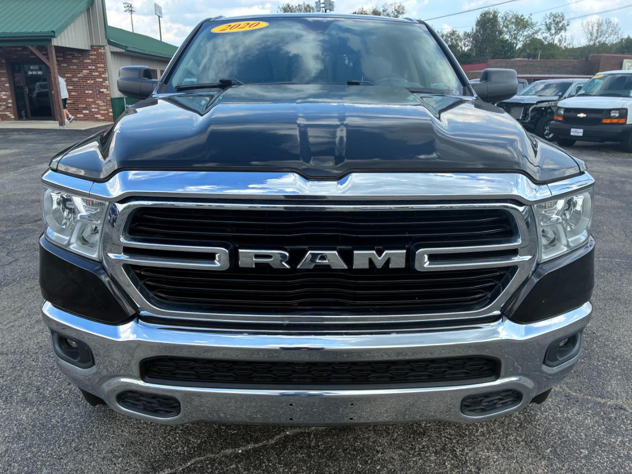 RAM 1500 Big Horn Quad Cab 4WD 2020