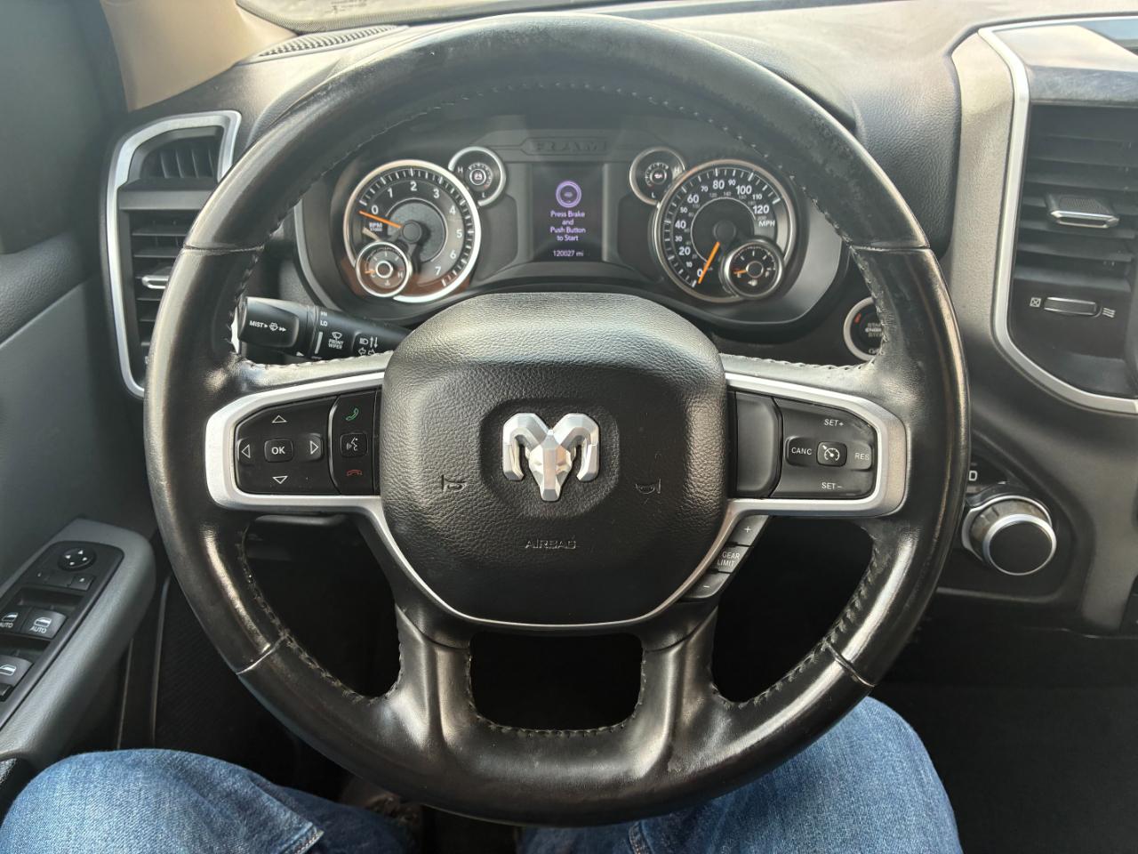 RAM 1500 Big Horn Quad Cab 4WD 2020