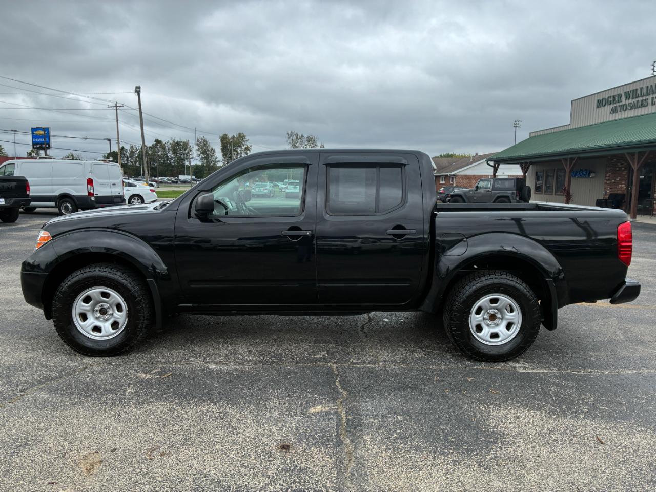 Nissan Frontier SV Crew Cab 5AT 4WD 2019