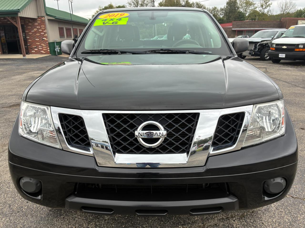 Nissan Frontier SV Crew Cab 5AT 4WD 2019