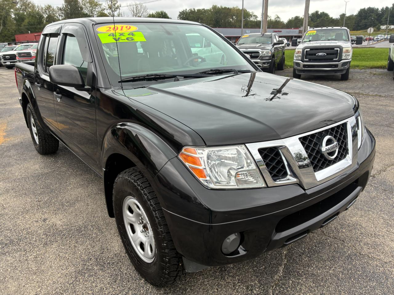 Nissan Frontier SV Crew Cab 5AT 4WD 2019