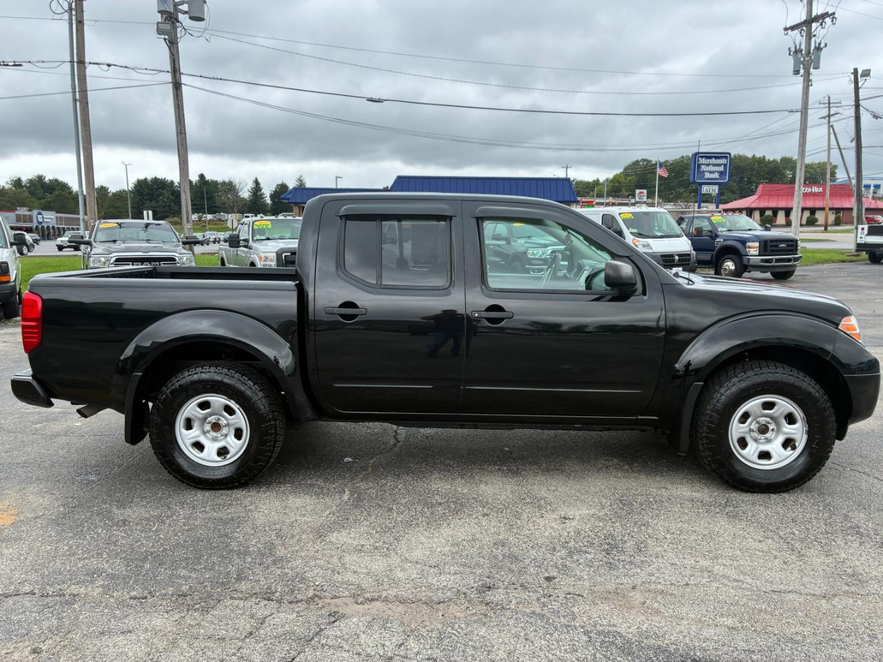 Nissan Frontier SV Crew Cab 5AT 4WD 2019