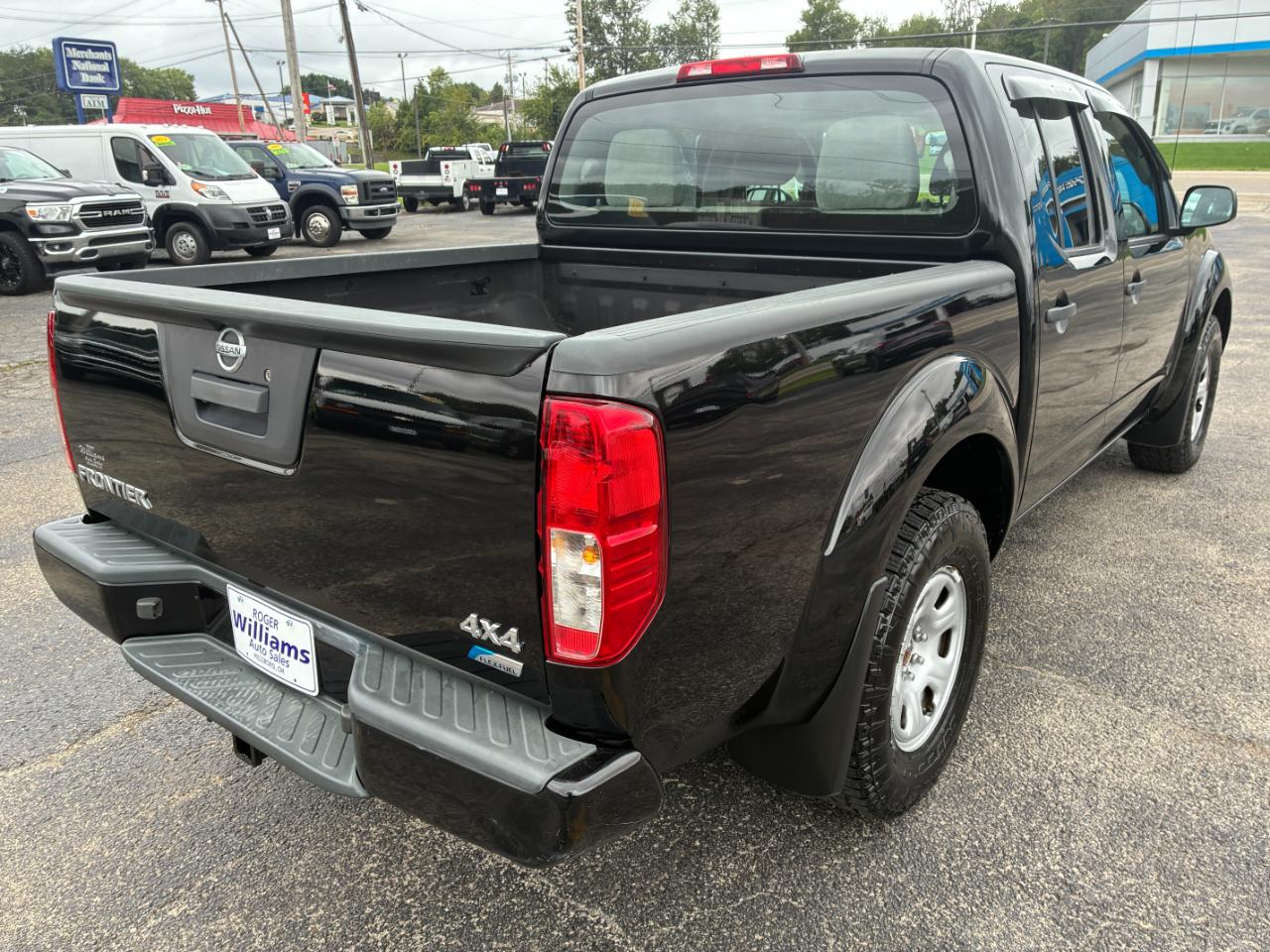 Nissan Frontier SV Crew Cab 5AT 4WD 2019
