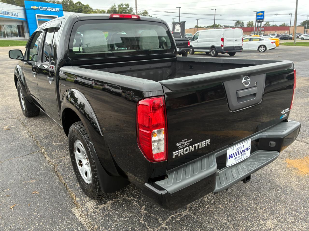 Nissan Frontier SV Crew Cab 5AT 4WD 2019