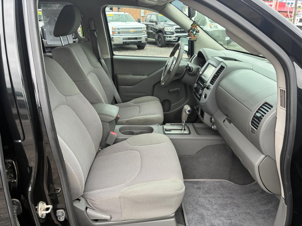 Nissan Frontier SV Crew Cab 5AT 4WD 2019