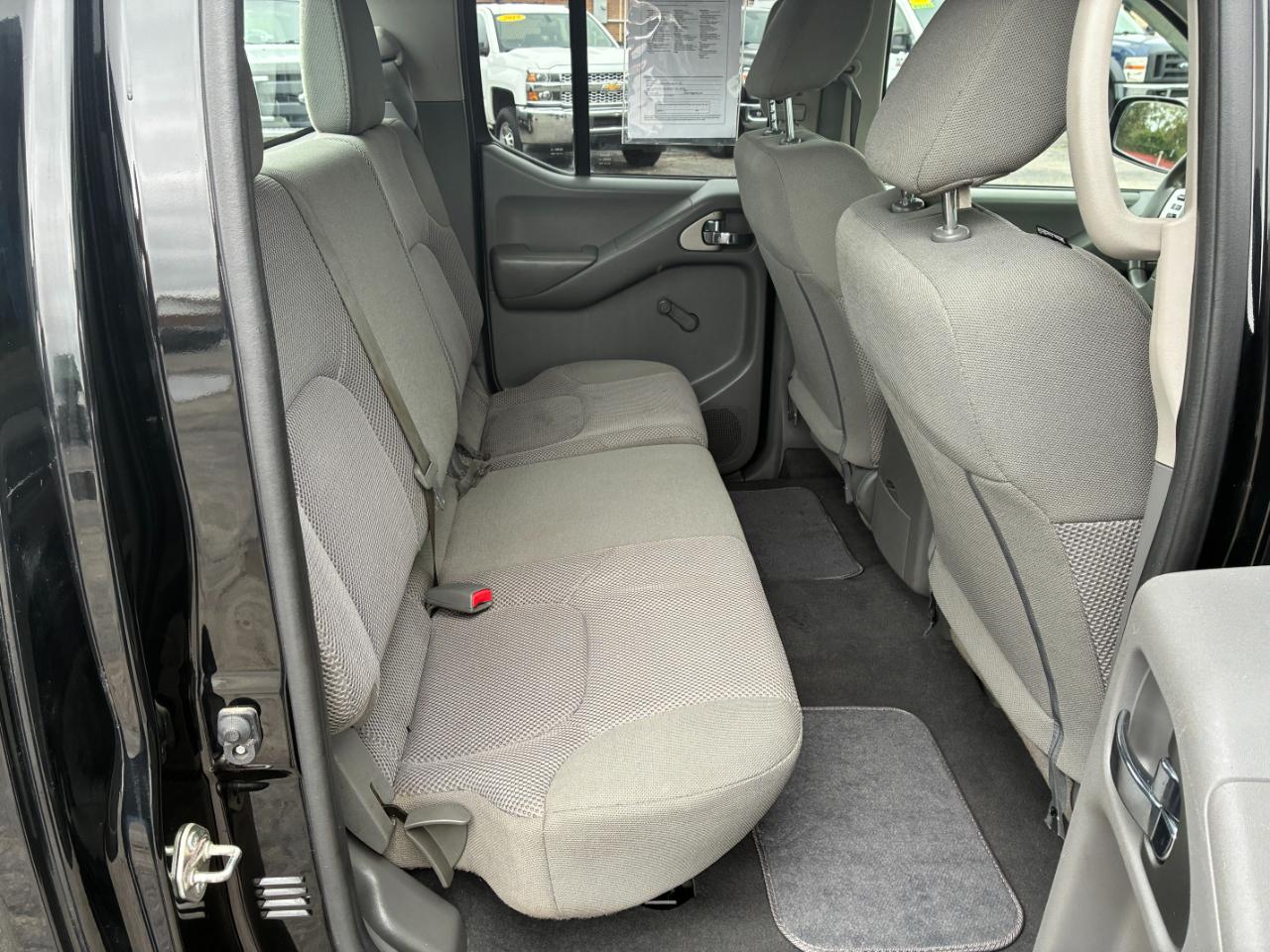 Nissan Frontier SV Crew Cab 5AT 4WD 2019