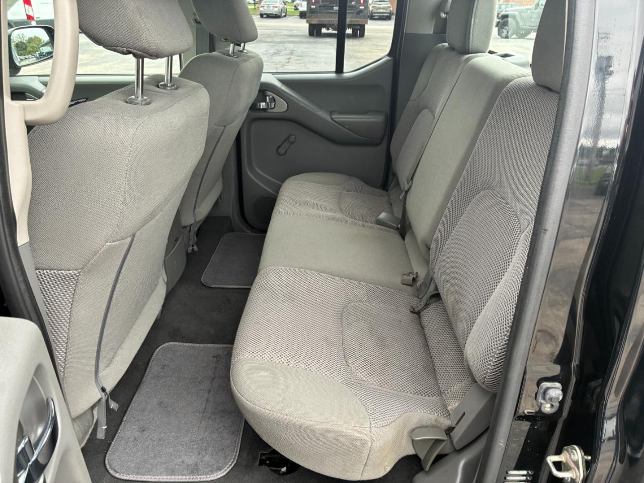 Nissan Frontier SV Crew Cab 5AT 4WD 2019