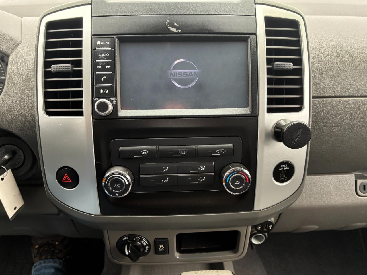 Nissan Frontier SV Crew Cab 5AT 4WD 2019