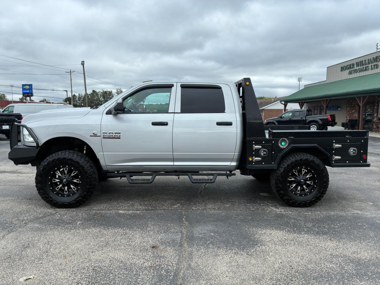 RAM 2500 Tradesman Crew Cab SWB 4WD 2017