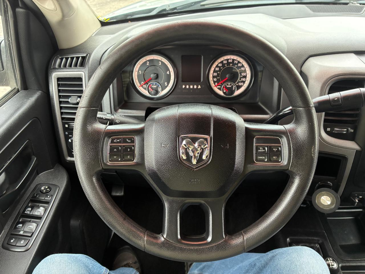 RAM 2500 Tradesman Crew Cab SWB 4WD 2017