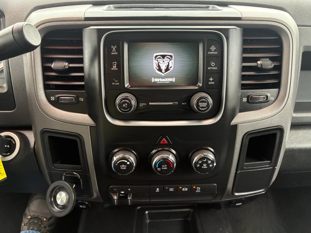 RAM 2500 Tradesman Crew Cab SWB 4WD 2017