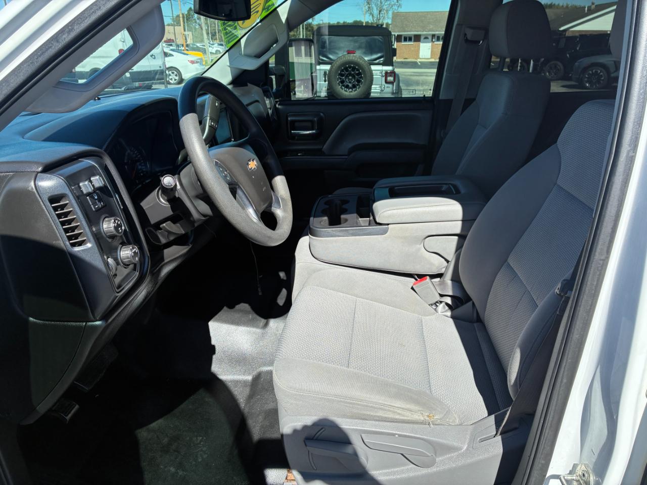 Chevrolet Silverado 2500HD Work Truck Crew Cab 4WD 2015