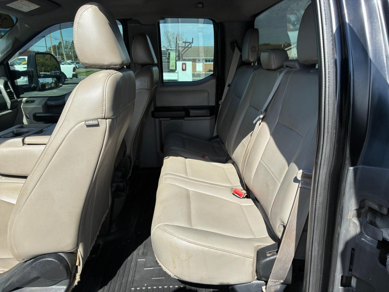 Ford F-350 SD XL SuperCab Long Bed DRW 2WD 2018
