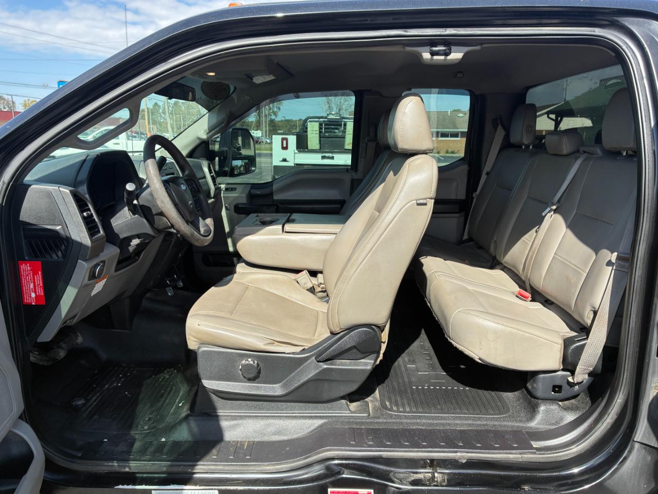 Ford F-350 SD XL SuperCab Long Bed DRW 2WD 2018