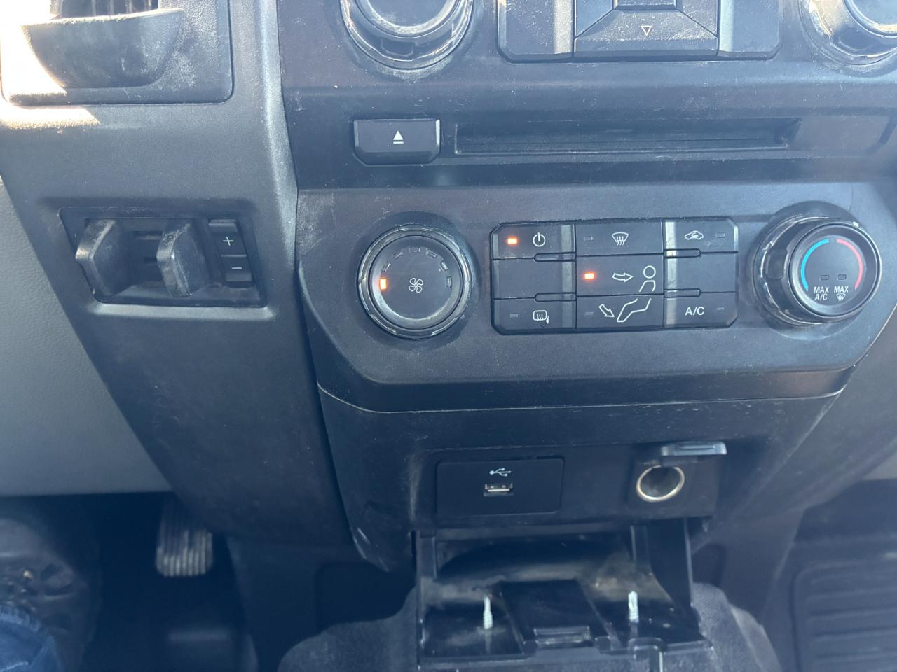 Ford F-350 SD XL SuperCab Long Bed DRW 2WD 2018