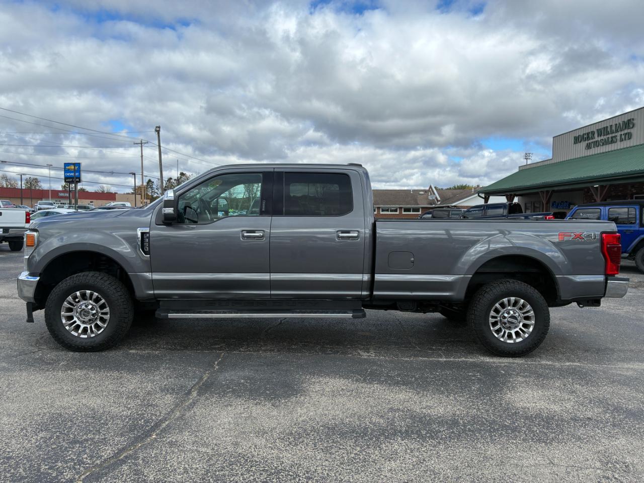 Ford F-350 SD XLT Crew Cab Long Bed 4WD 2022