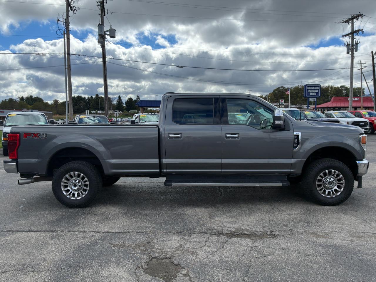 Ford F-350 SD XLT Crew Cab Long Bed 4WD 2022