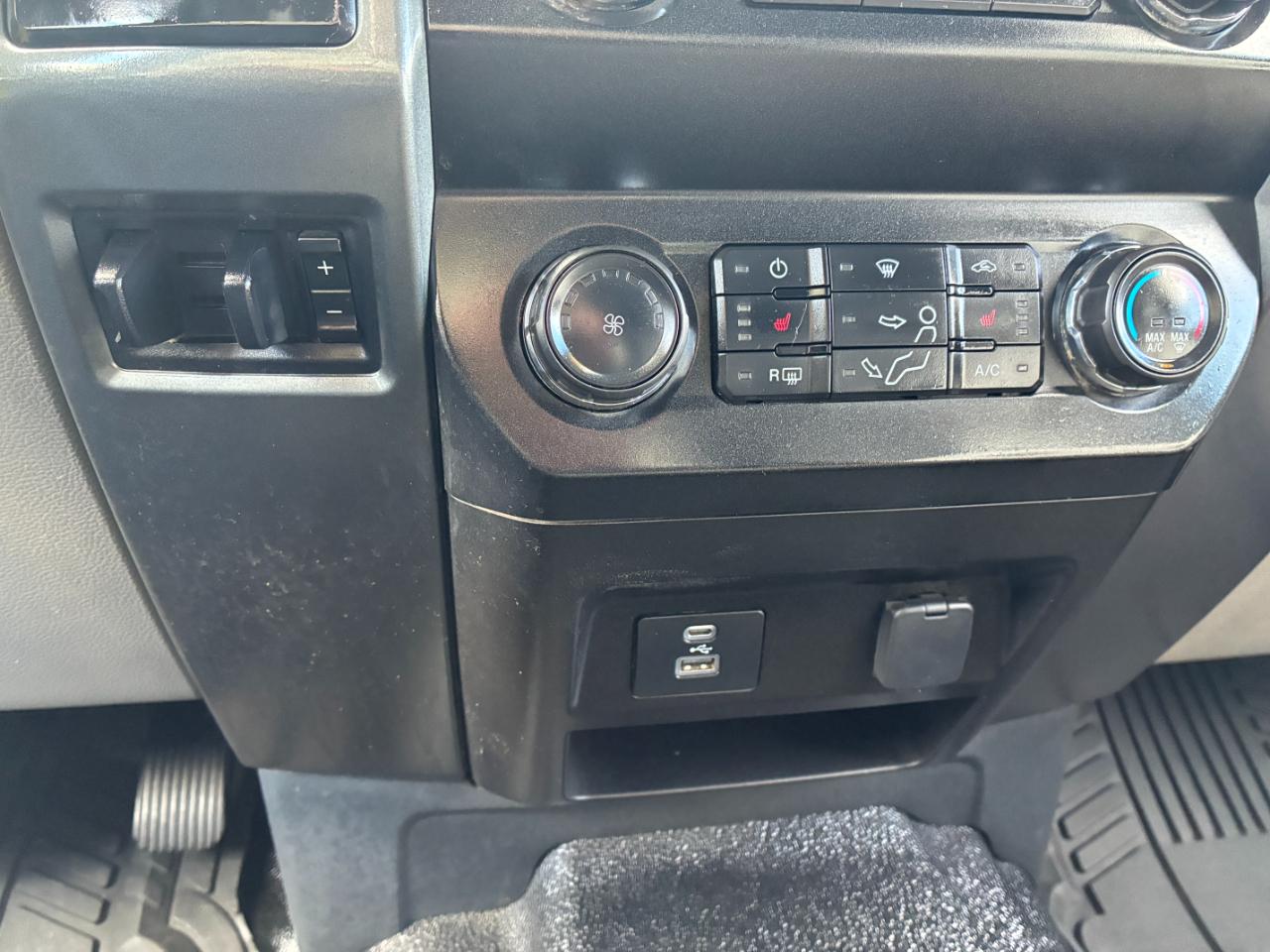 Ford F-350 SD XLT Crew Cab Long Bed 4WD 2022