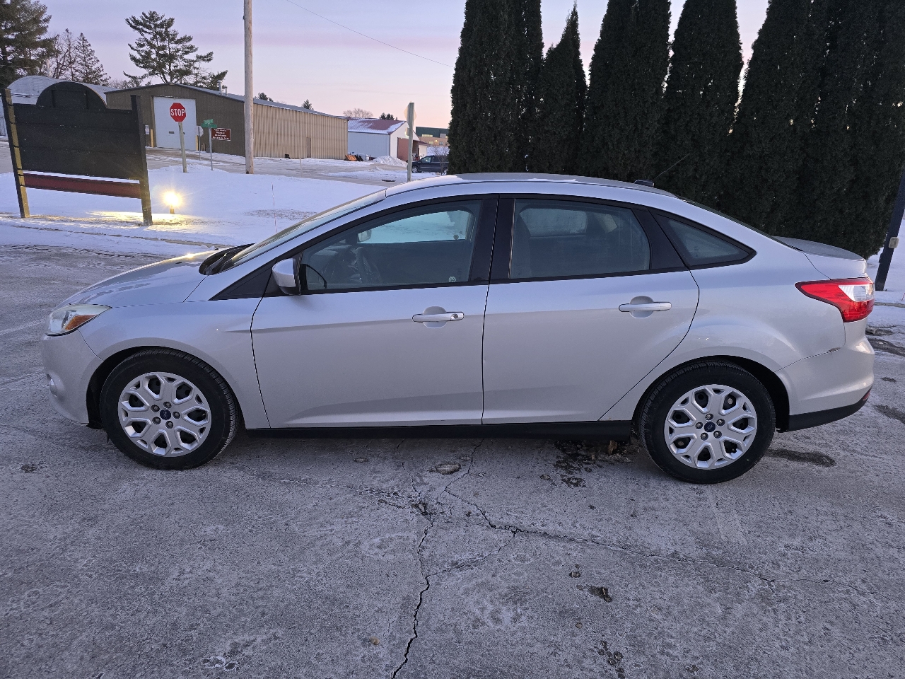 Ford Focus SE Sedan 2012
