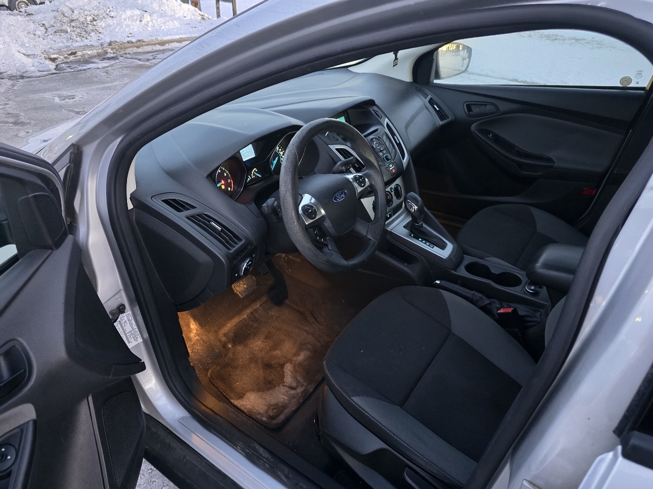 Ford Focus SE Sedan 2012