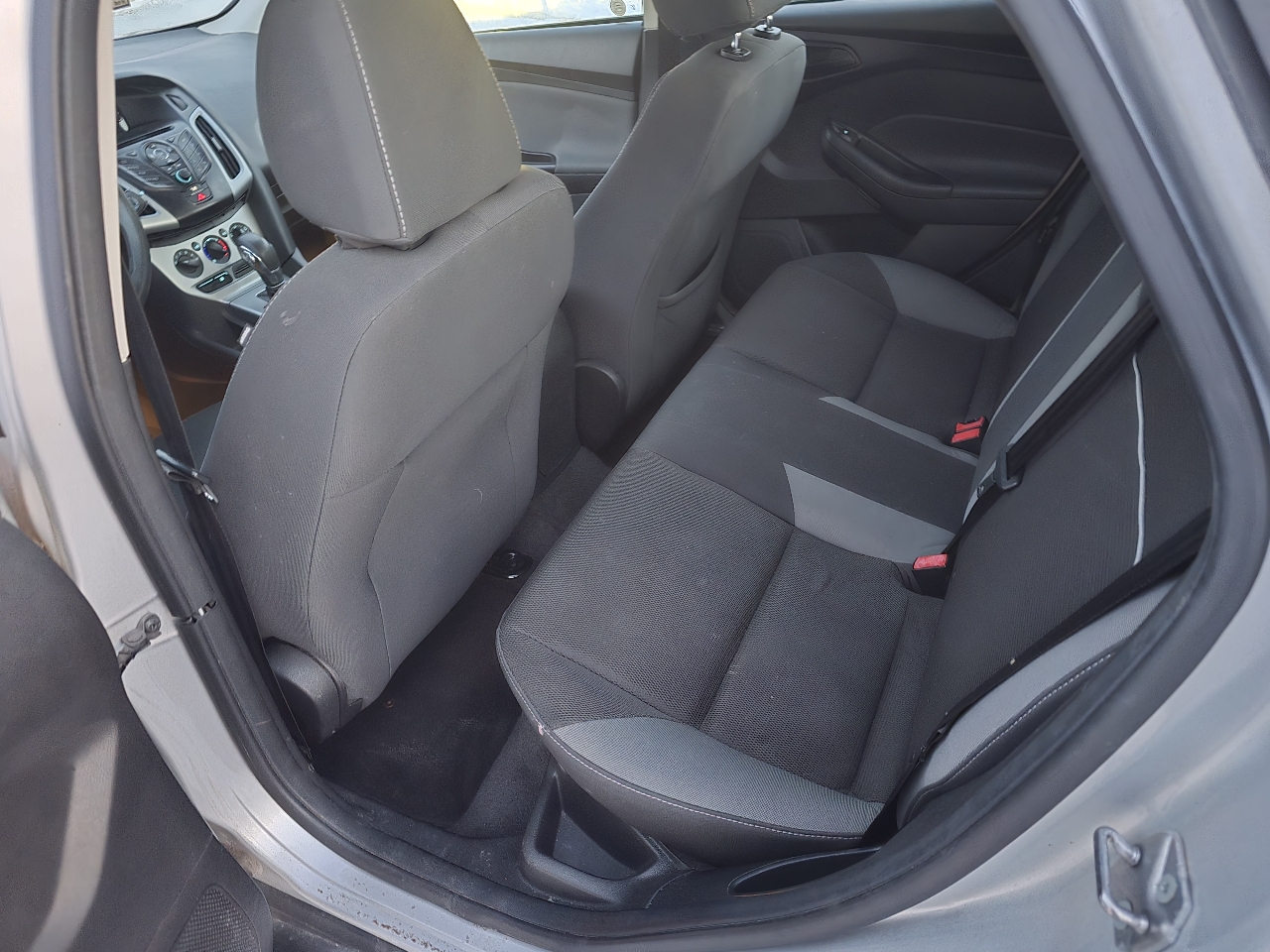 Ford Focus SE Sedan 2012