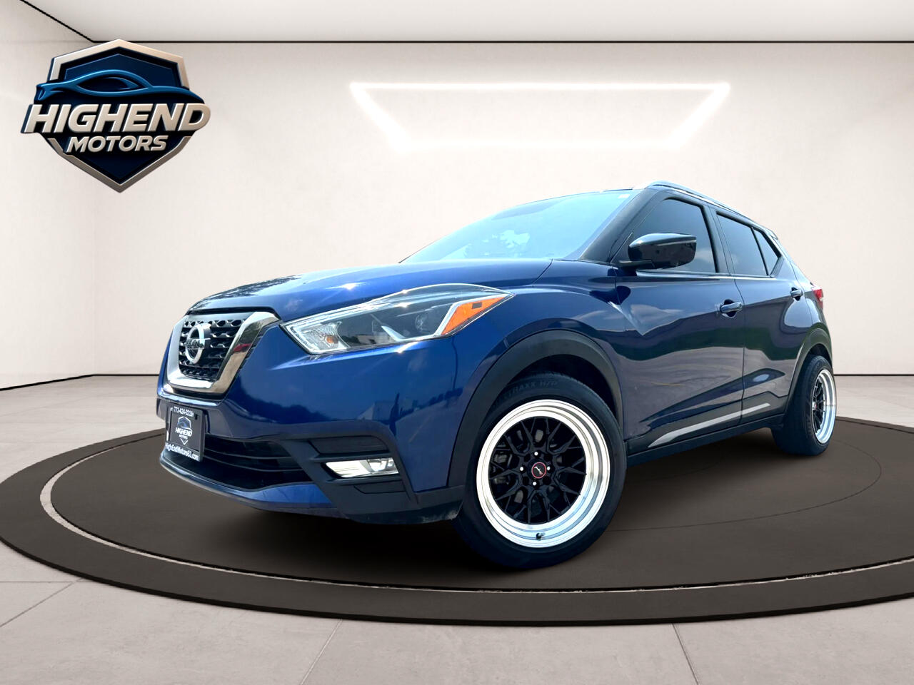 2019 Nissan Kicks SR photo 2