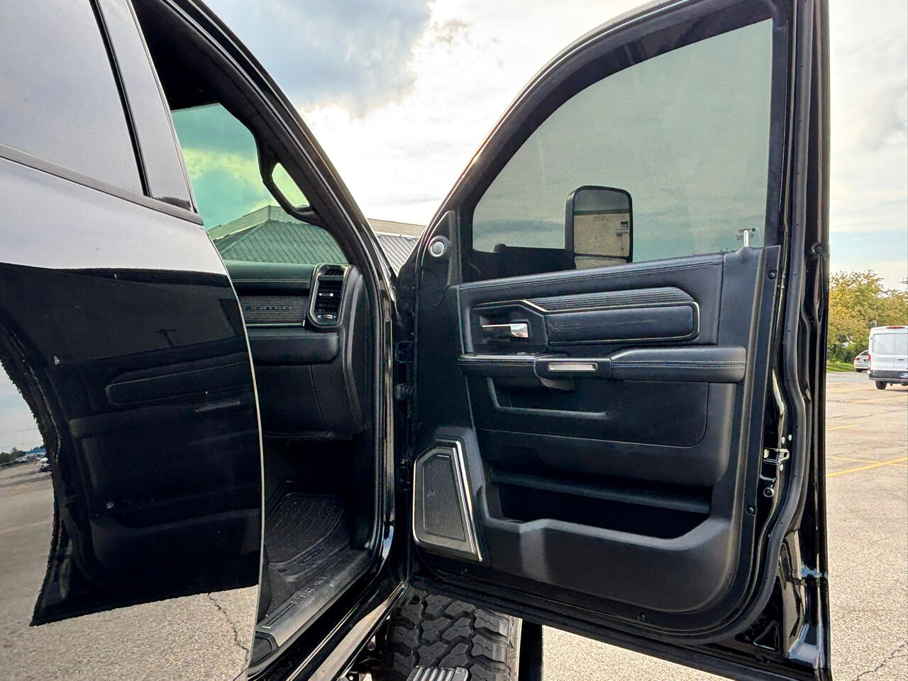 RAM 2500 Limited Mega Cab 4WD 2020