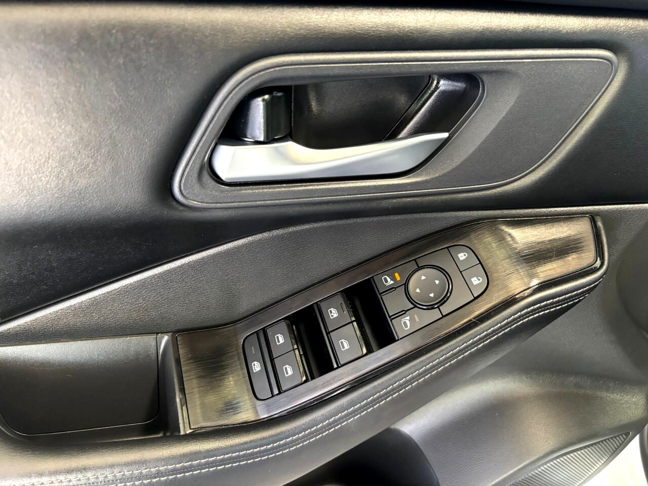 2025 Nissan Rogue SV AWD photo 11