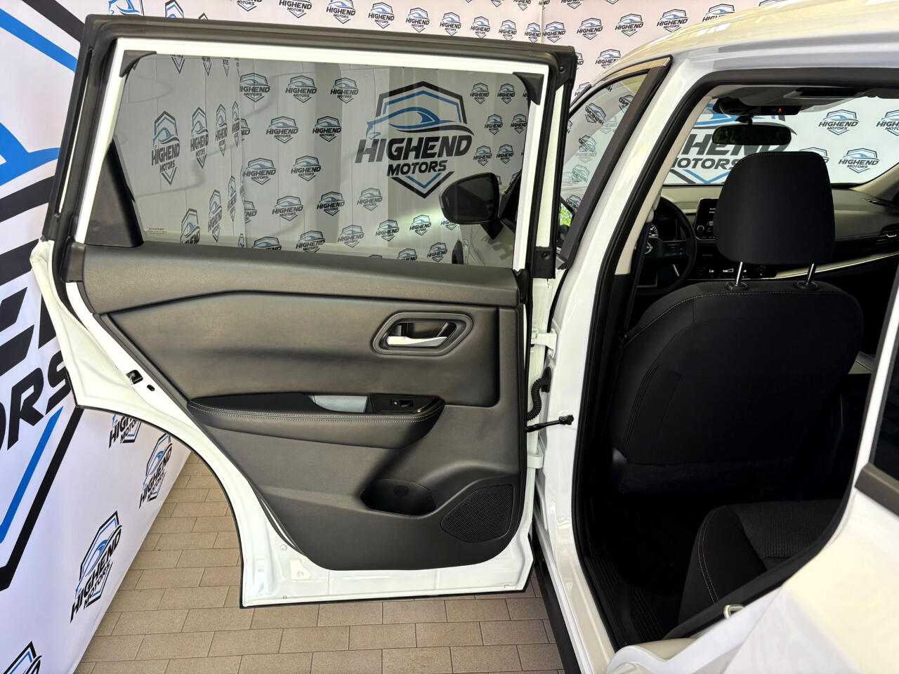 2025 Nissan Rogue SV AWD photo 14