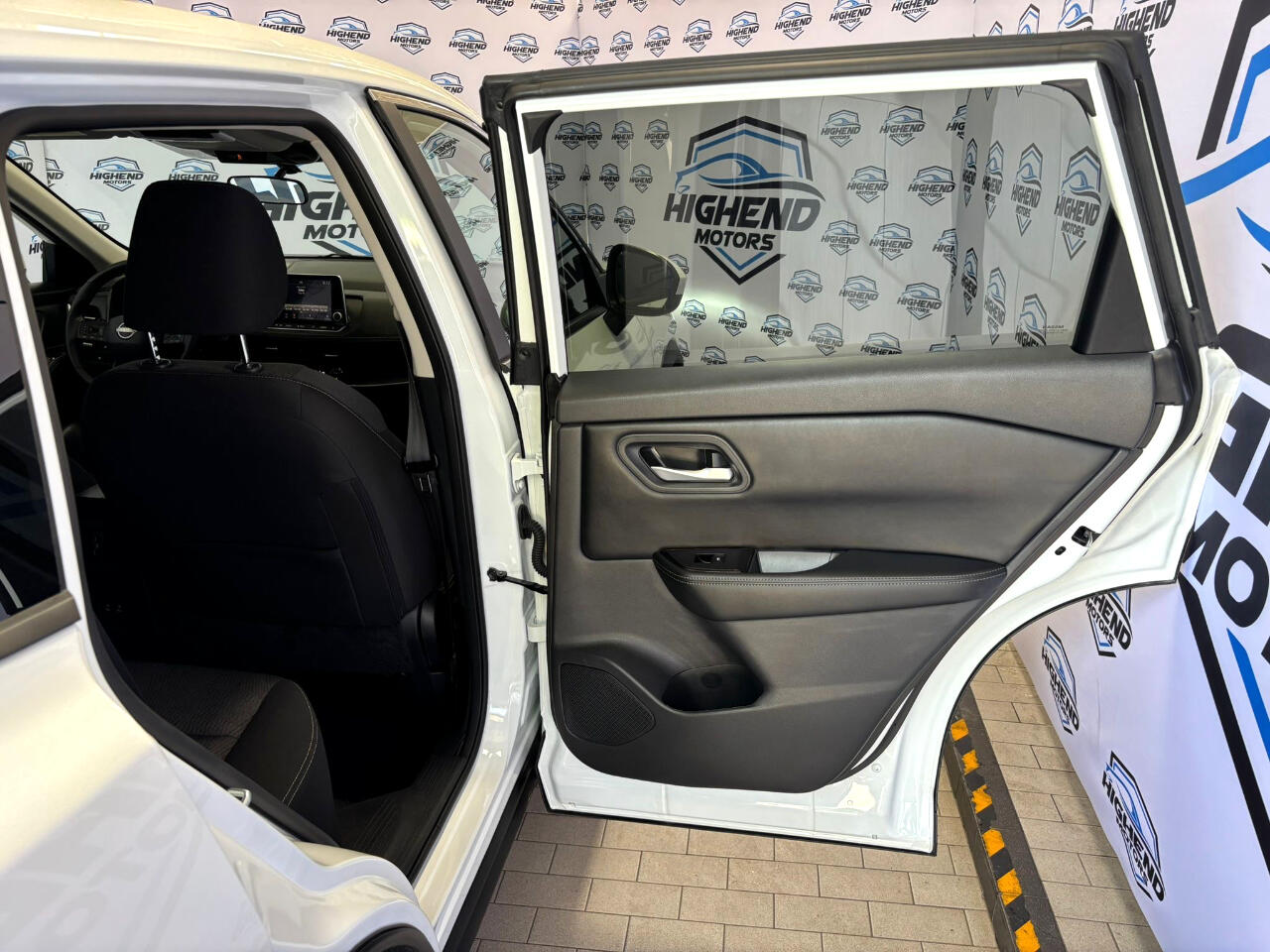 2025 Nissan Rogue SV AWD photo 18