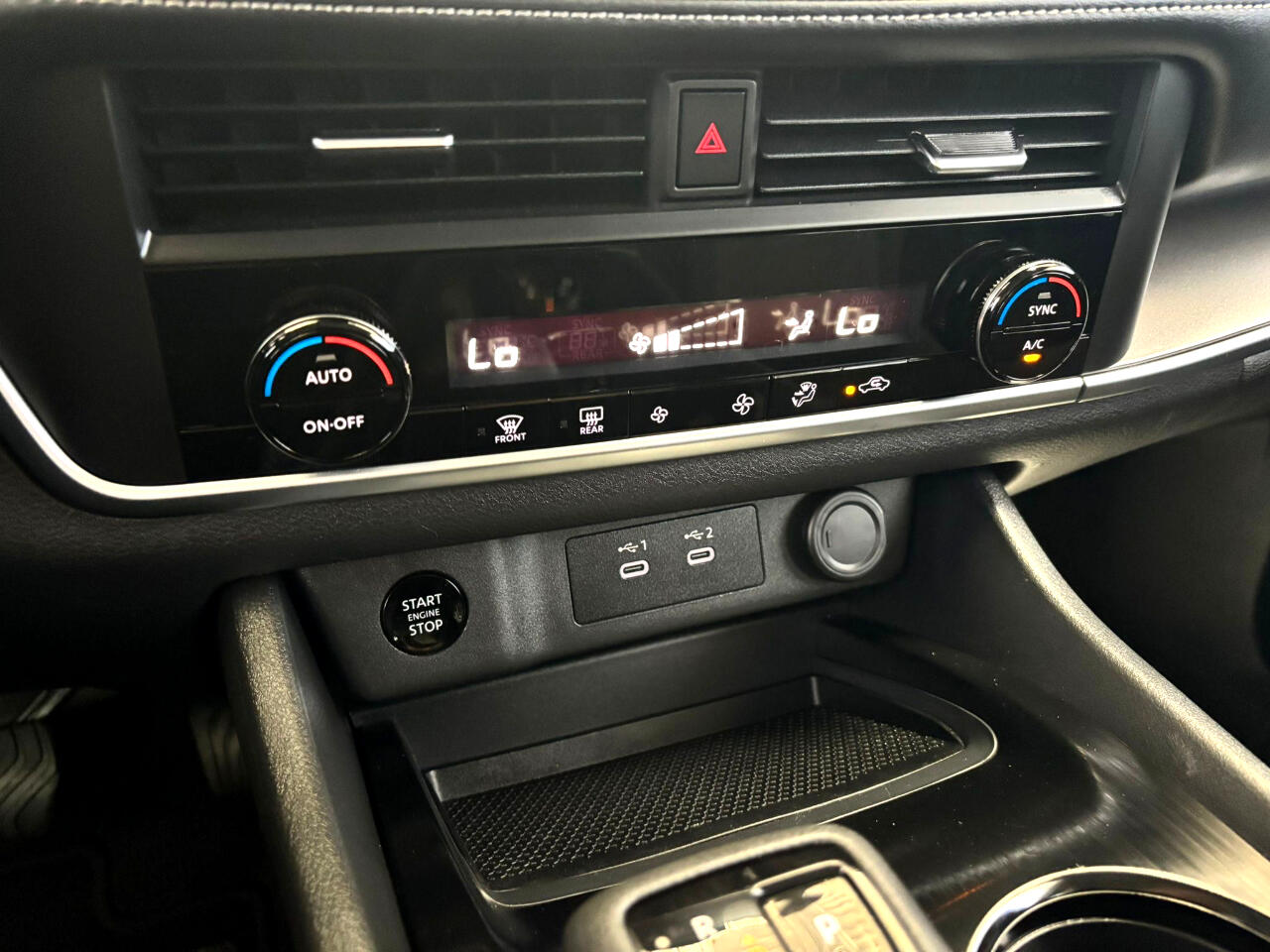 2025 Nissan Rogue SV AWD photo 29